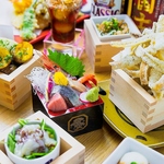旬の素材を使用した料理は腕自慢の職人が仕上げています。見た目にもこだわり、升でご提供する特別感