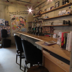 カウンター席を5席ご用意しており、お一人様や少人数での利用に最適です♪デートや記念日など特別なシーンにふさわしい、居心地の良い空間で、シーシャやお酒を楽しみながら、特別なひとときをお過ごしください★