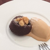 【お祝い・サプライズもお任せ】誕生日や記念日など、お祝いのシーンを盛り上げるサプライズ演出が可能です。ご希望のお客様は、ご予約時にお気軽にご相談ください。