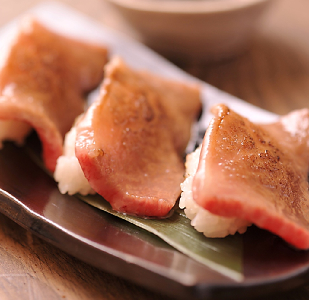 絶対はずせない☆本陣名物の『牛炙り寿司』は数量限定なので、目当ての方はお問い合わせ下さい！