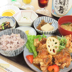 鶏のこんがり黄金唐揚と温野菜のねぎ香味うまたれ定食