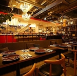 空中庭園テラスがありデザイン性あふれる店内は解放感抜群◎ゆったりと美味しい料理とお酒をどうぞ！