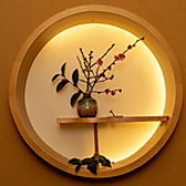 お支払いには各種クレジットカード（VISA、JCB）をご利用いただけます。特別な会食や接待にも安心してご利用ください。