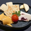 料理メニュー写真&nbsp;ぜいたくチーズの4種盛り合わせ