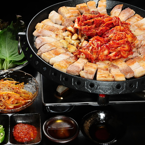 梅田駅から徒歩圏内で駅チカ！美味しいお酒と絶品鍋や本格韓国料理をぜひご堪能下さい