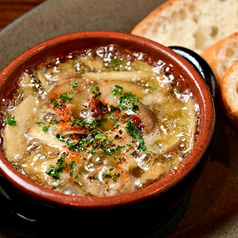 ベビー帆立ときのこのアヒージョ