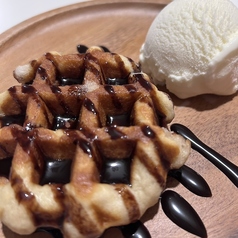 ワッフルチョコかけ&バニラアイス