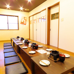 ２階お座敷席、ゆったりとしたつくりで少人数宴会に人気のお席