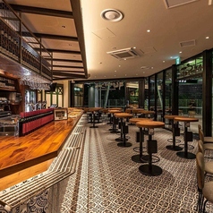 本場スタイルでピンチョスを並べたり、ビュッフェ形式なども可。爽快感のある店内で大いに盛り上がってください♪※着席40名様以上もOK、立食時最大60名様まで(それ以上の人数様は半立食または立食でお願いします)1名様@\4000円～※時間や時期により変動がございます。