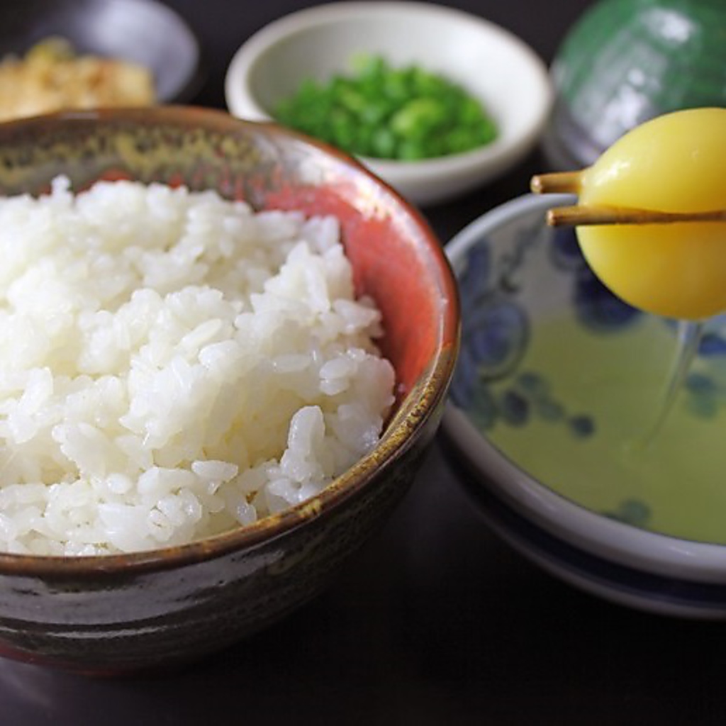 京都丹波産超贅沢卵を使用の卵かけご飯。550円。
