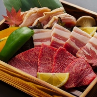 【繊細なお肉の手切りにこだわり】