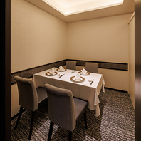  優雅な個室で特別な時間を！極上の寛ぎ