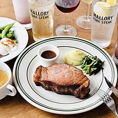 手間暇かけて完成されるこだわりの極厚ポークステーキ◎