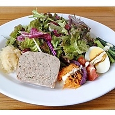 自家製パテ ド カンパーニュ 季節の野菜添え （スープ・パン・ドリンク・デザート付き）セット