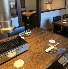 ゆったりとしたテーブル席