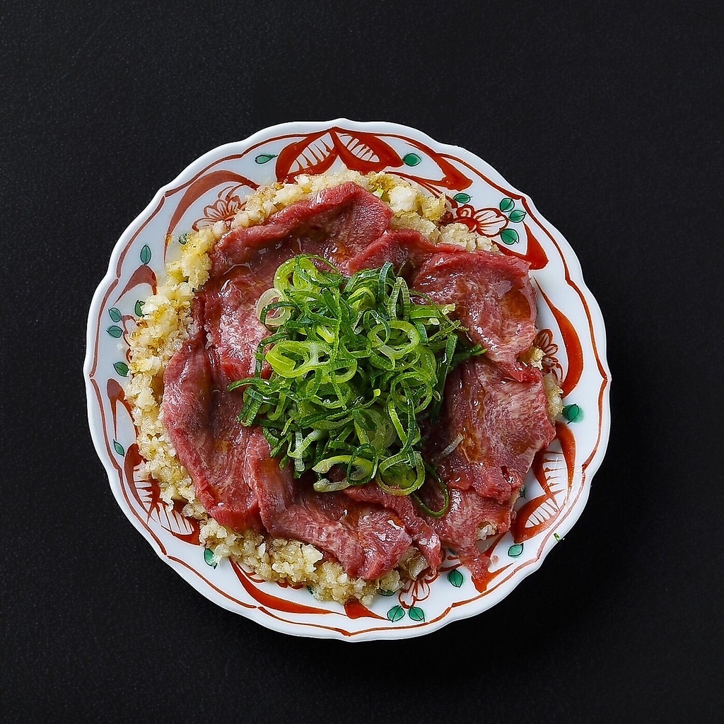 特製にんにくダレをしっかり絡めた牛タン！焼けば香ばしさ倍増！