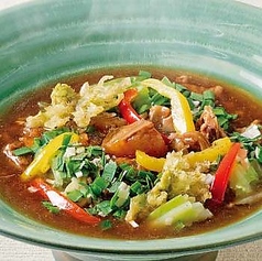 牛すじと春野菜 牛骨スープのおうどん