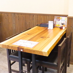 【2F】テーブル席を完備