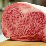 厳選食材が奏でる肉の旨みを味わう