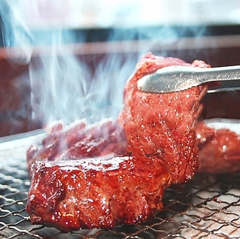 上質なお肉をリーズナブルに！牛舎をモチーフにした店内で楽しめる焼き肉レストラン♪