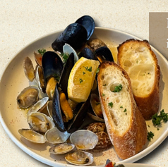 ムール貝とアサリの白ワイン蒸し