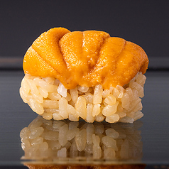 贅沢な江戸前握り【厳選】コースで味わう旬の極み