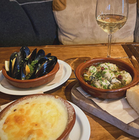 種類豊富なドリンクと手作りフレンチ総菜