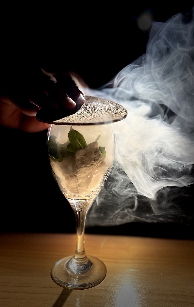 [倉敷 焼肉 個室 割烹　肉 創作料理 カウンター 酒 霜降り和牛 和牛 肉寿司 トリュフ すき焼き]