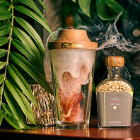 人気フードメニュー【燻製様ハムジャーキー】