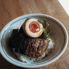 魯肉飯　ルーローハン