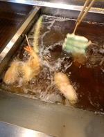 パン粉と米油にこだわった串かつ！！