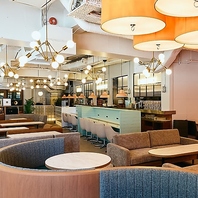 Free wifi・コンセント完備で勉強やお仕事も◎