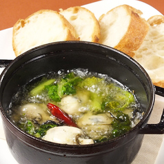 エビと3種キノコのアヒージョ