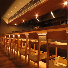 おひとり様でも大歓迎♪カウンターは8席ご用意しております。