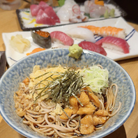 地場の魚屋から届く鮮魚を使った寿司やたぬき蕎麦が自慢