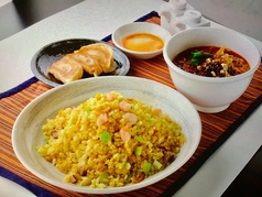 ゴールデン炒飯とハーフ坦々麺セット