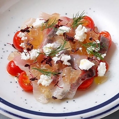 鮮魚とトマトマリネのカルパッチョ　～カッテージチーズと白だしジュレ～