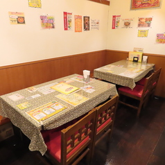 テーブル32席ございます。(2人席×2)