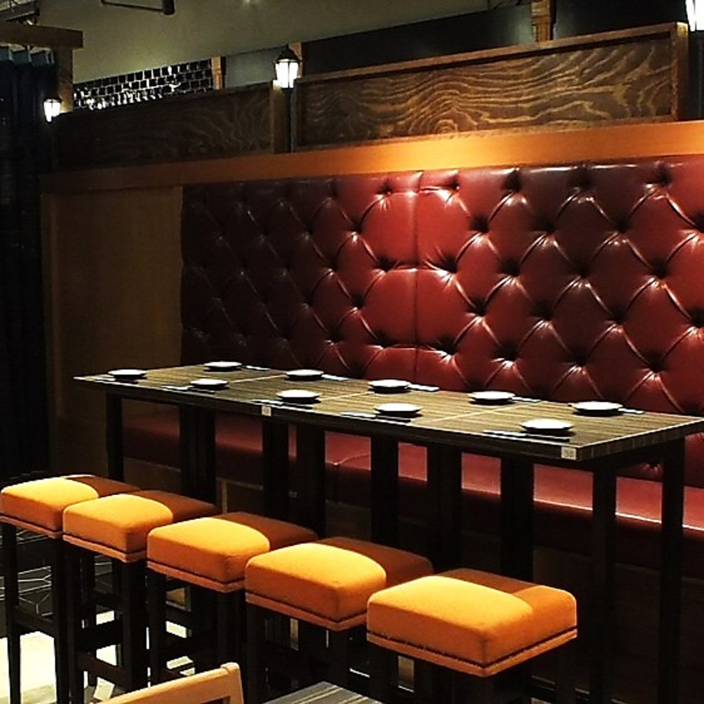 フロアテーブル席　　　-虎ノ門　個室　居酒屋-はテツ虎へお越しください。