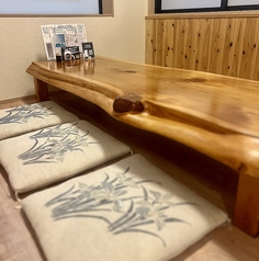 ６、７人がけの座敷です。