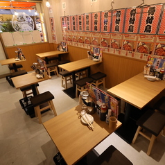 居心地のいいテーブル席☆今日も賑わってますよ！鶴橋駅で居酒屋をお探しでしたら、とりいちず　鶴橋店にご来店ください◎～大衆居酒屋　とりいちず　鶴橋店～