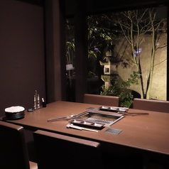 個室でゆっくり料理やお酒を堪能したい方、デートや会食などで個室をご利用したい方におすすめです。お洒落で大人な空間で大切な方と素敵なお時間をお過ごしください。お席の詳細は店舗へお気軽にお問い合わせください。