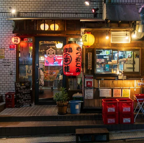 仕事帰りの飲みにもピッタリ！焼き鳥など料理とお酒をゆったりお楽しみいただけます◎