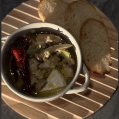 鶏肉とキノコのアヒージョ