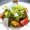 料理メニュー写真 お肉と一緒に食べたい 色とりどり野菜サラダ