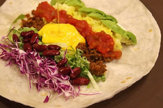 マンチーズブリトーは丁寧に一本ずつ巻いてます！