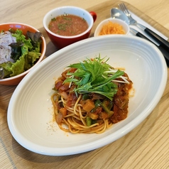 週替わりディナーパスタ（デリ、サラダ、ドリンク付き）