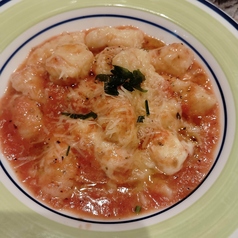 自家製ジャガイモのニョッキ2種のチーズとトマトソース