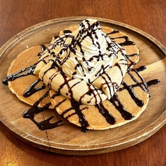 ボリューム満点チョコバナナパンケーキ