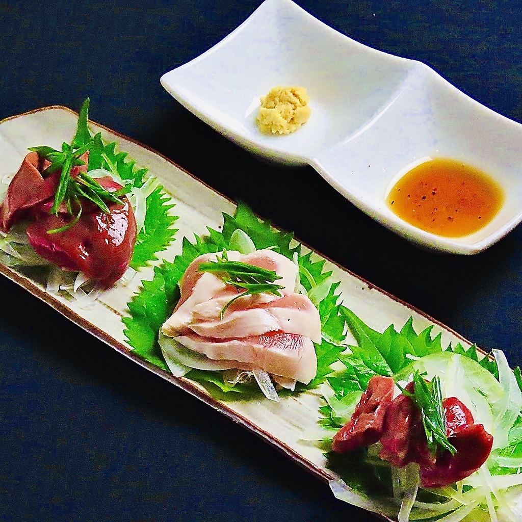 厳選した朝引き鶏のみ使用、丁寧な下処理でバツグンの鶏刺身を楽しめます☆